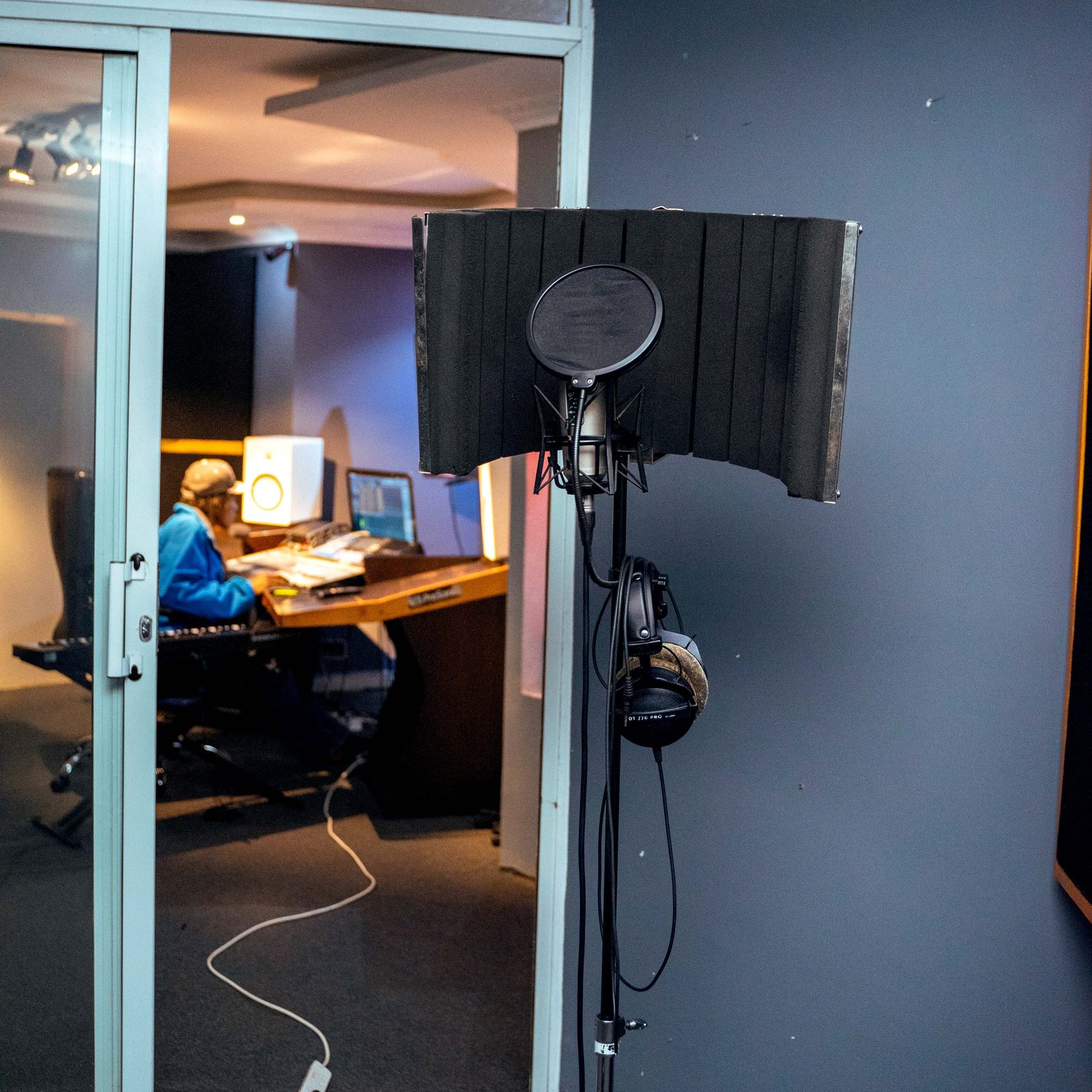 Broadcast Setup 6